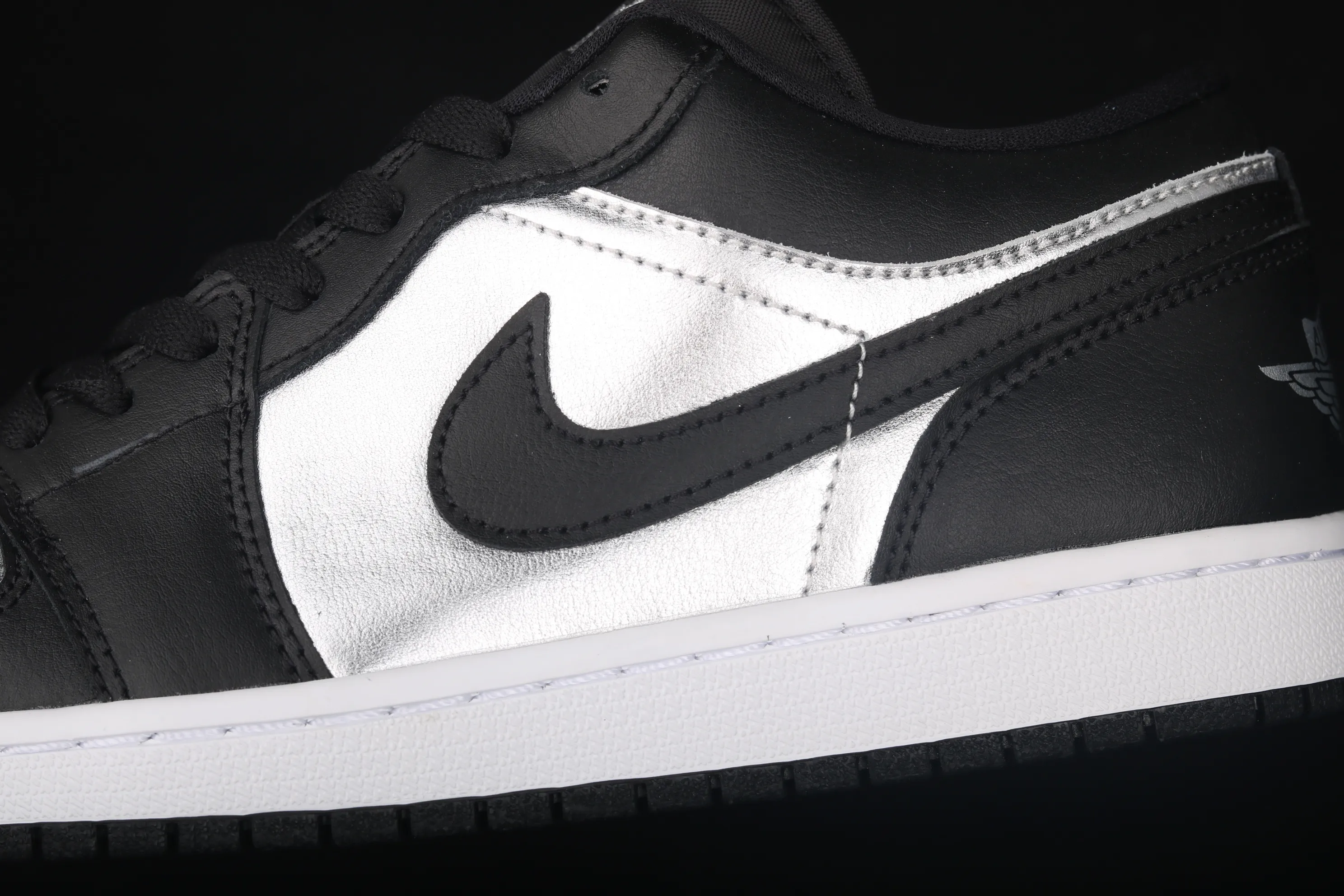 All categories Air Jordan Jordan series basketball shoes Air Jordan 1 Low G version pure original Air Jordan 1 Low AJ1 Joe 1 low-top black silver cultural and leisure sports sneakers DA5551-001
